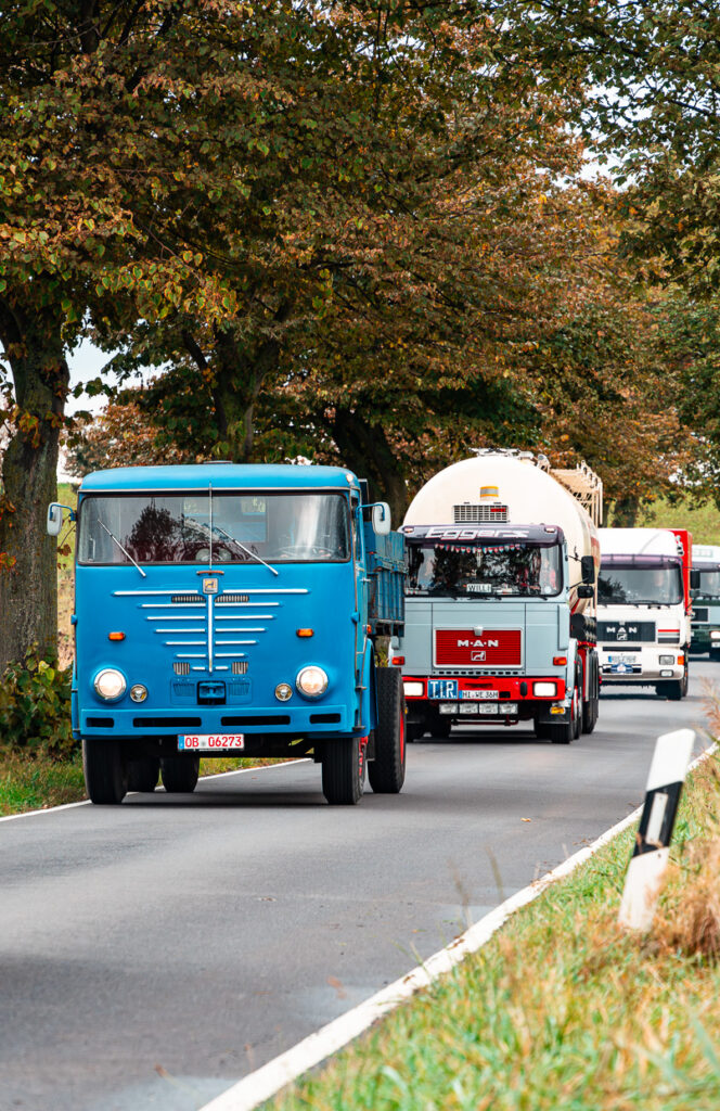 Büssing Lkw Blau Pritsche