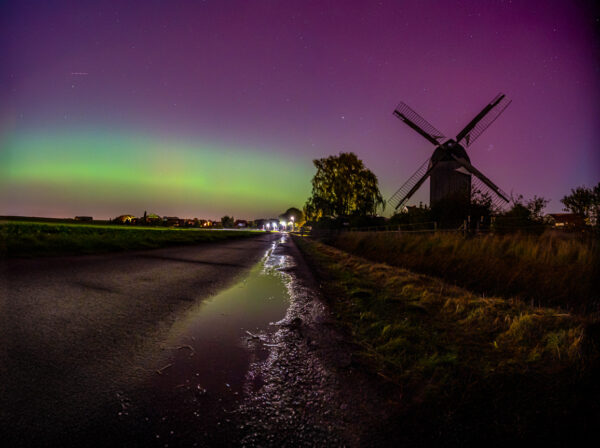 Spiegelung Windmühle Dettum mit Aurora