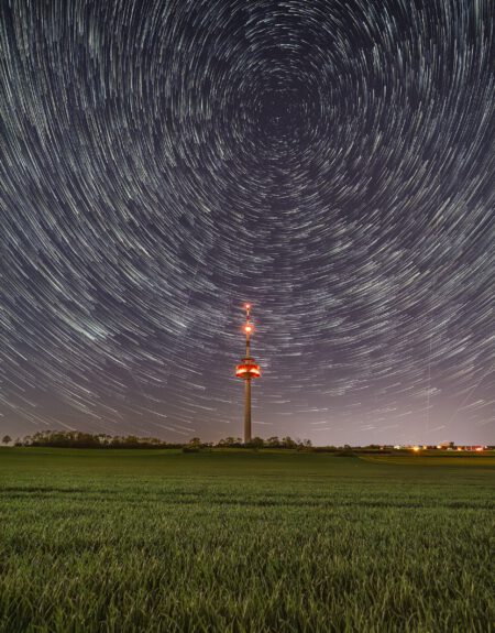 Startrails am Fernmeldeturm
