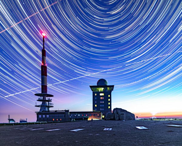 Brocken Startrails Nacht
